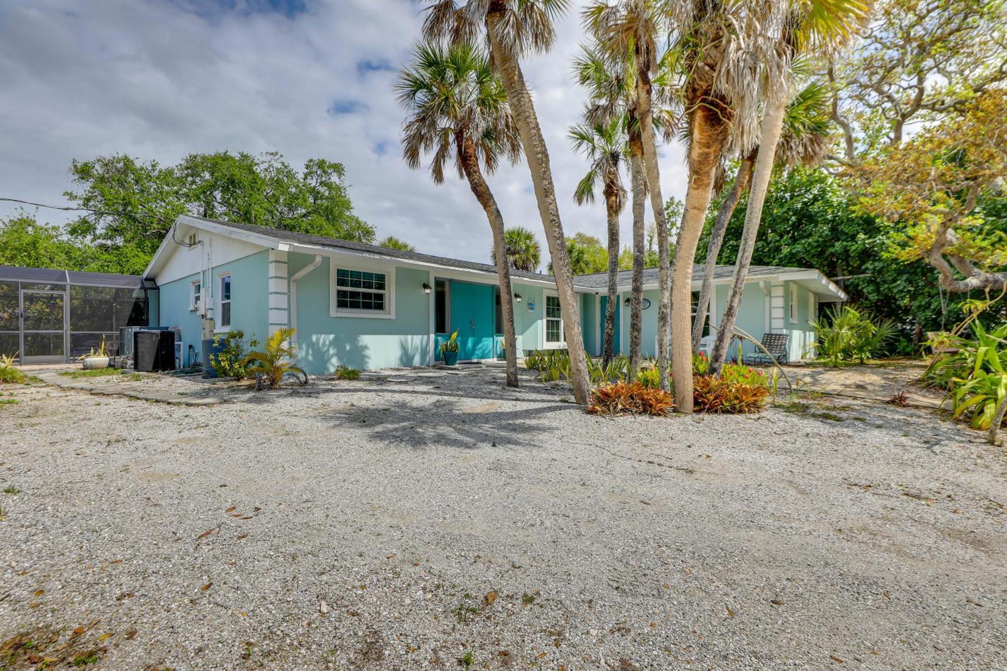 Englewood Home With Shared Pool And Screened Lanai! Exterior photo