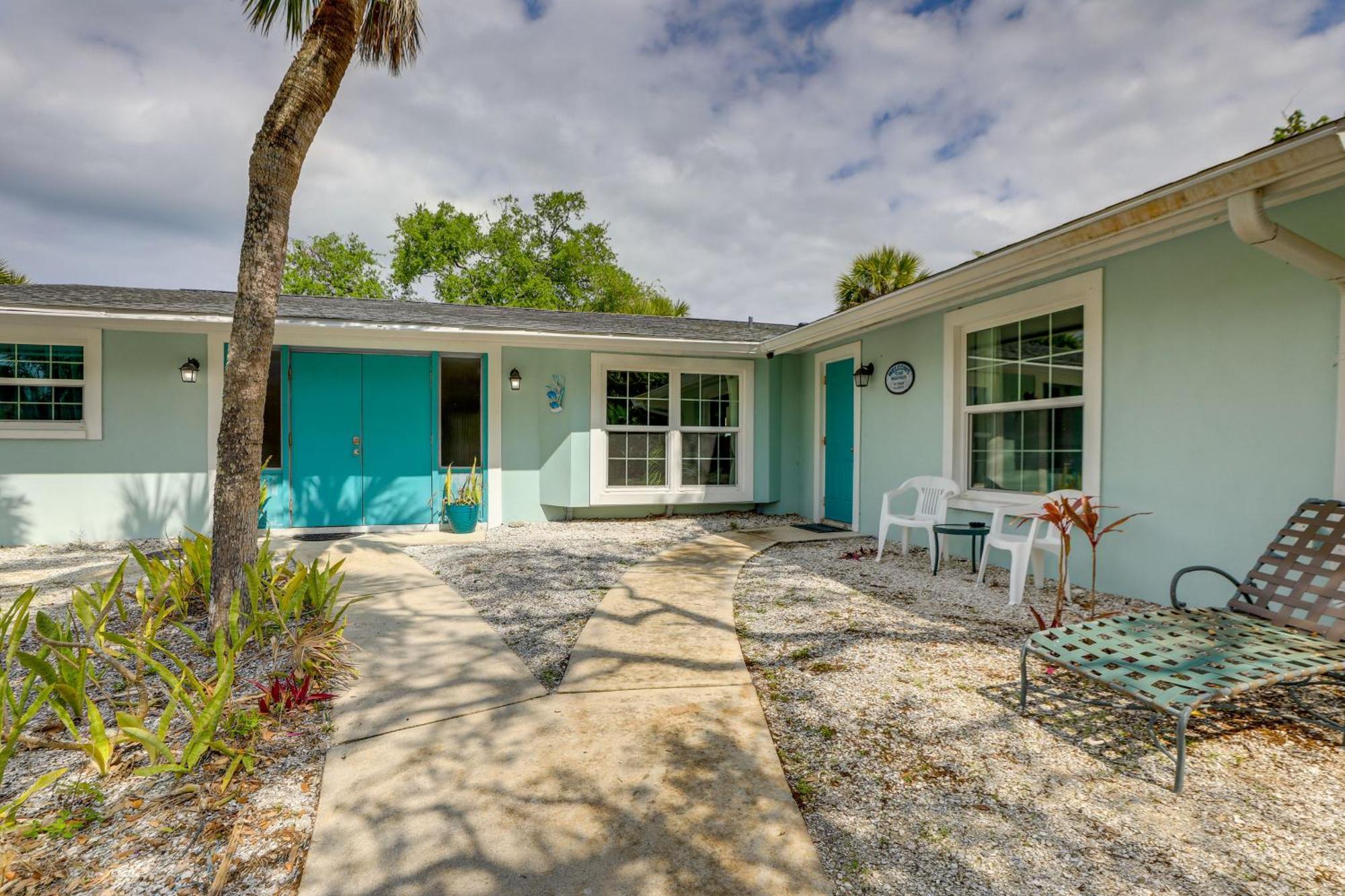 Englewood Home With Shared Pool And Screened Lanai! Exterior photo