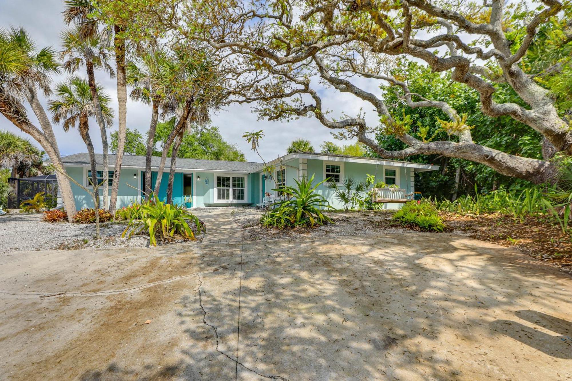 Englewood Home With Shared Pool And Screened Lanai! Exterior photo