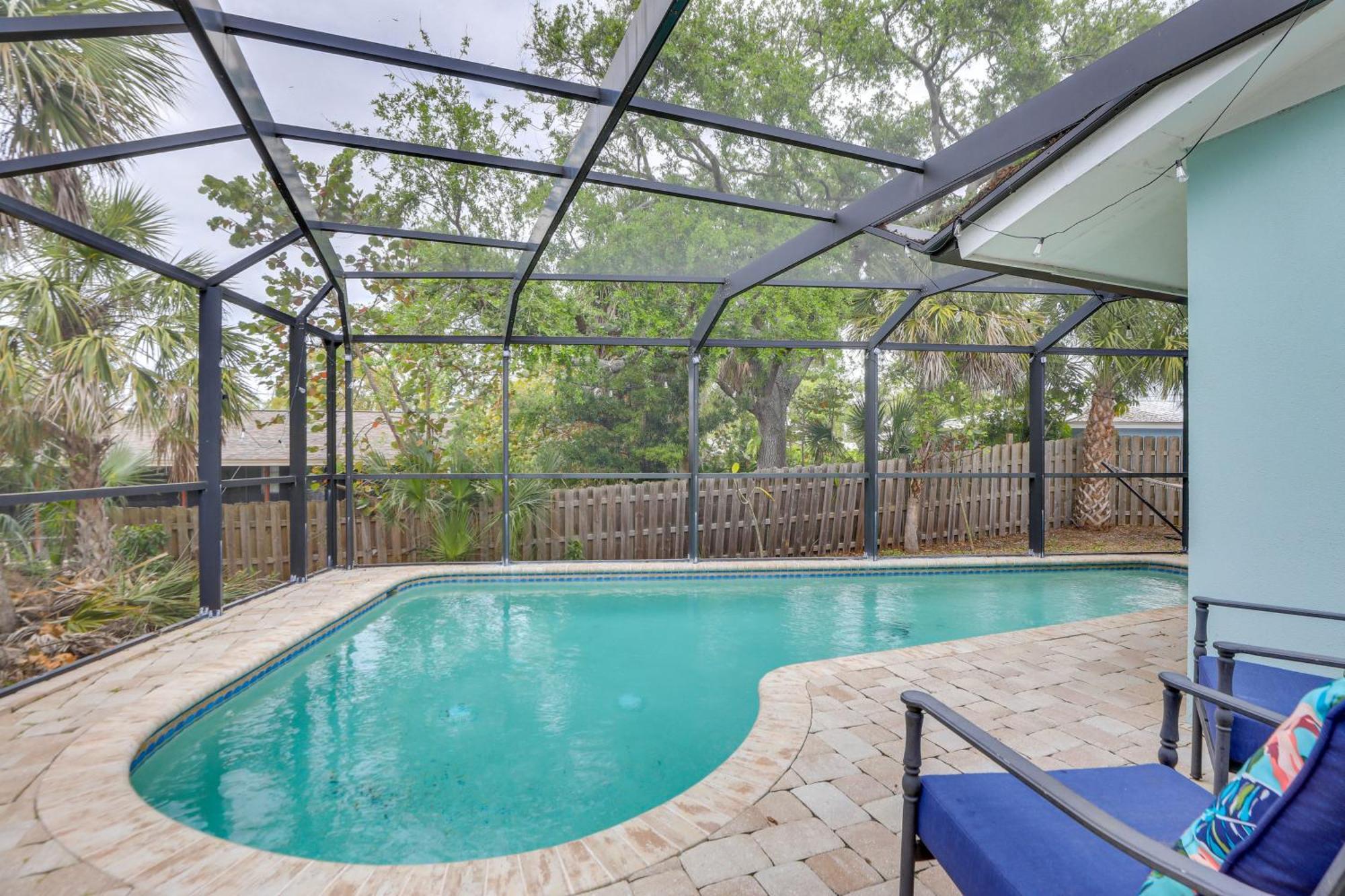 Englewood Home With Shared Pool And Screened Lanai! Exterior photo