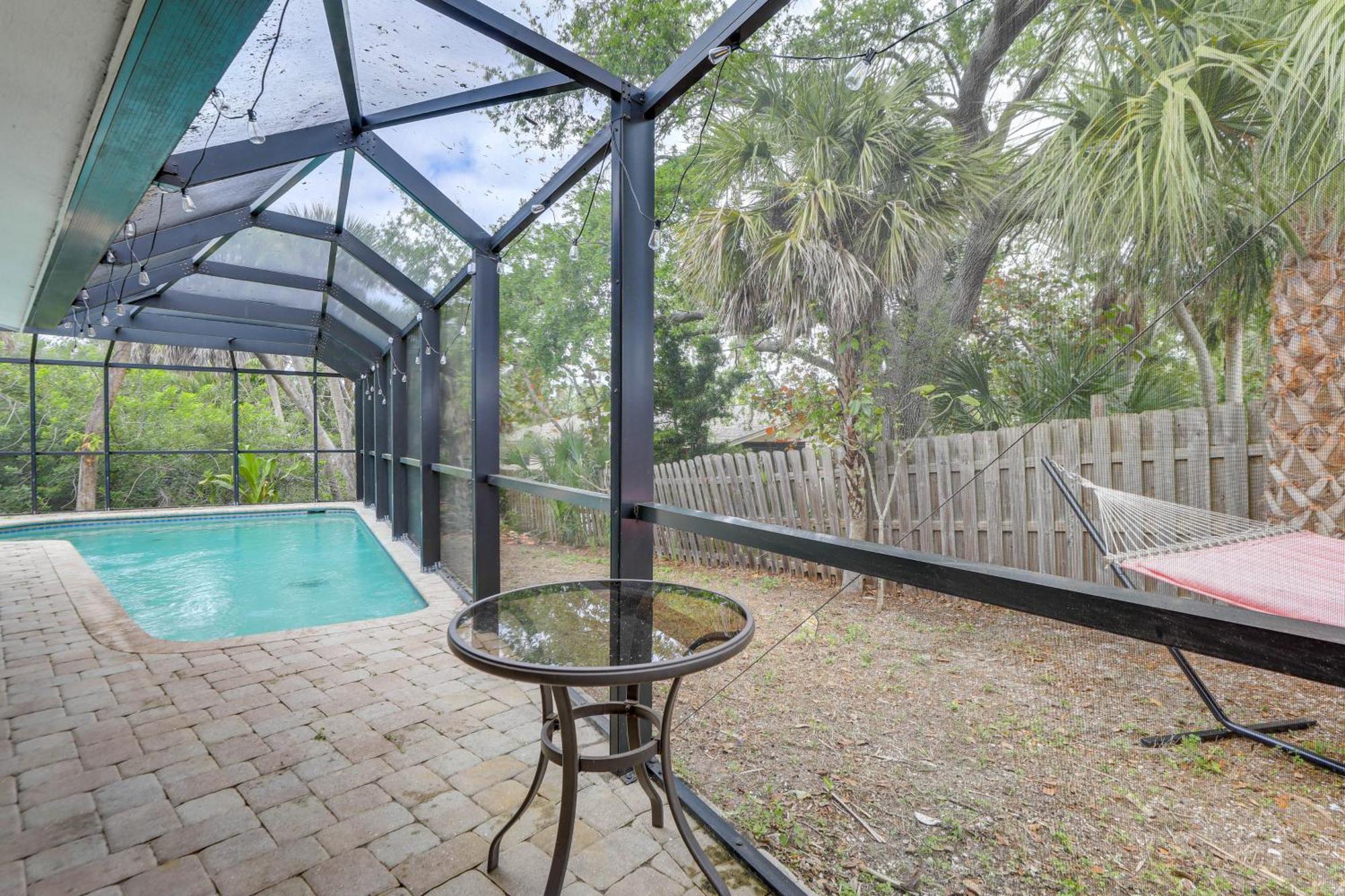 Englewood Home With Shared Pool And Screened Lanai! Exterior photo